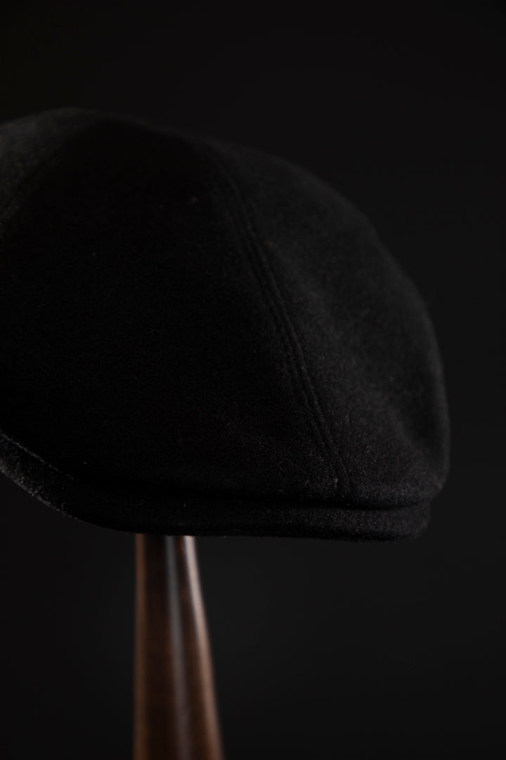 Peaky Blinders Tommy Shelby Hat Flechet Flat Cap - Deluxe, high quality hats for men and women. Our collection of hats including wool felt top hats, fedoras, bowlers, caps, fedoras, trilbys, cloches and more are a wonderful addition to a 1920s Gangster or Gatsby costume, or the perfect fashion accessory. Shop online, or visit our Mornington hat store to see all that we have to offer.