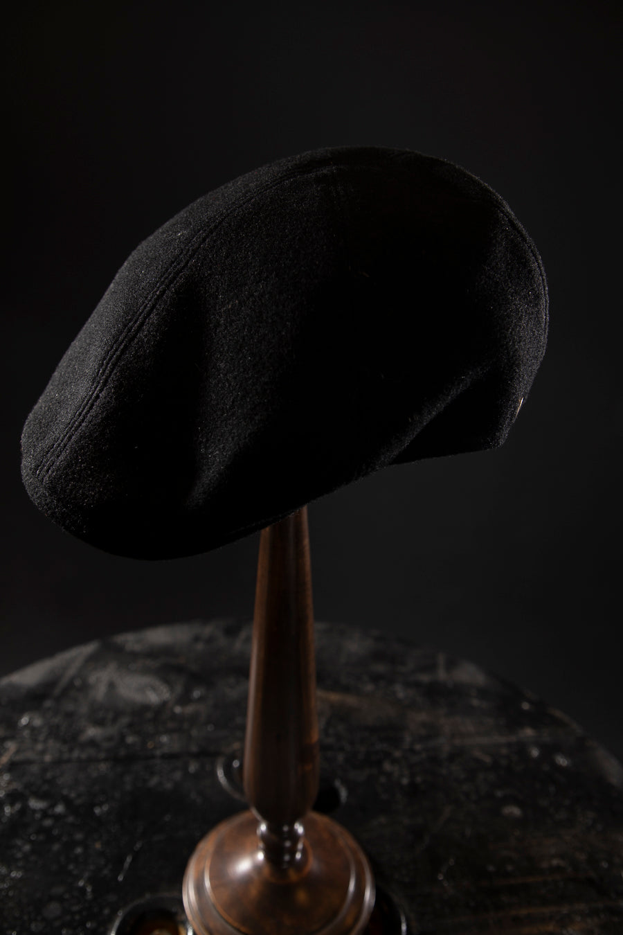 Peaky Blinders Tommy Shelby Hat Flechet Flat Cap - Deluxe, high quality hats for men and women. Our collection of hats including wool felt top hats, fedoras, bowlers, caps, fedoras, trilbys, cloches and more are a wonderful addition to a 1920s Gangster or Gatsby costume, or the perfect fashion accessory. Shop online, or visit our Mornington hat store to see all that we have to offer.