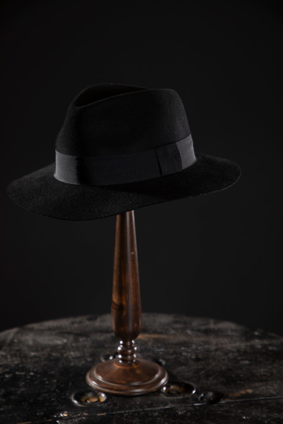 Wool Felt Fedora - Deluxe, high quality hats for men and women. Our collection of hats including wool felt top hats, fedoras, bowlers, caps, fedoras, trilbys, cloches and more are a wonderful addition to a 1920s Gangster or Gatsby costume, or the perfect fashion accessory. Shop online, or visit our Mornington hat store to see all that we have to offer.