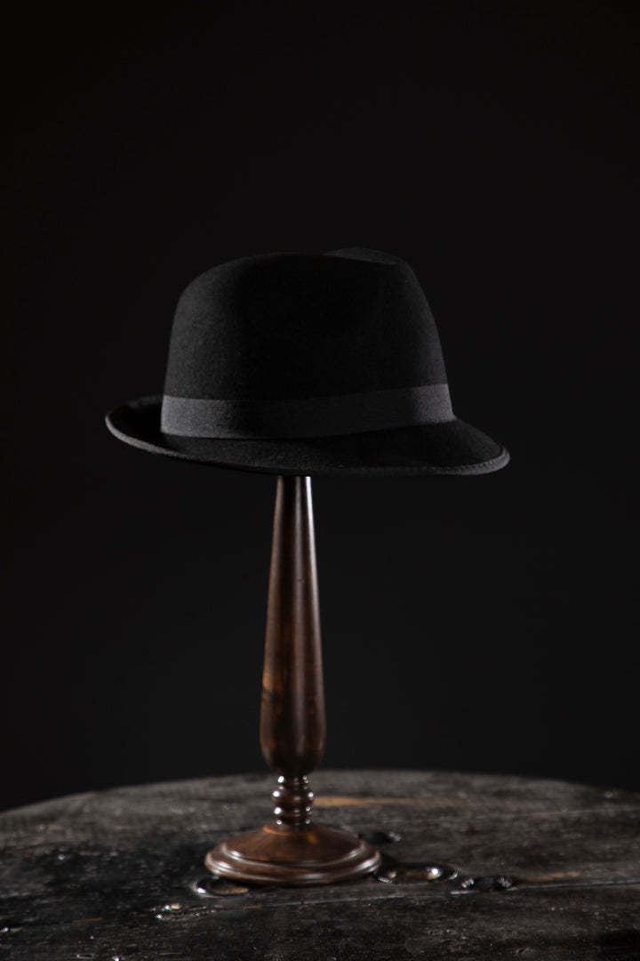 Deluxe, high quality hats for men and women. Our collection of hats including wool felt top hats, fedoras, bowlers, caps, fedoras, trilbys, cloches and more are a wonderful addition to a 1920s Gangster or Gatsby costume, or the perfect fashion accessory. Shop online, or visit our Mornington hat store to see all that we have to offer.