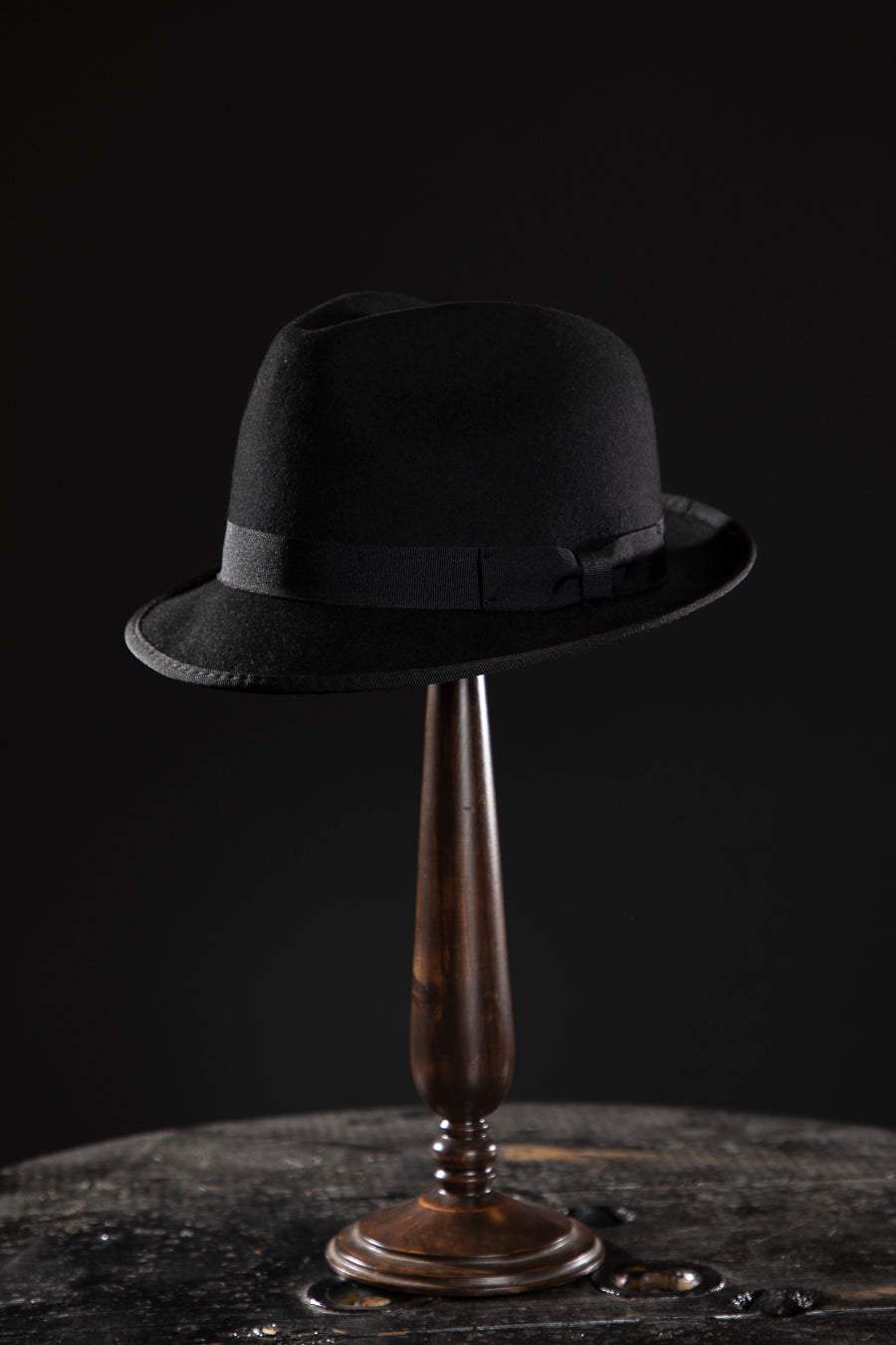 Deluxe, high quality hats for men and women. Our collection of hats including wool felt top hats, fedoras, bowlers, caps, fedoras, trilbys, cloches and more are a wonderful addition to a 1920s Gangster or Gatsby costume, or the perfect fashion accessory. Shop online, or visit our Mornington hat store to see all that we have to offer.
