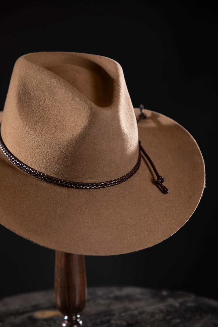 Flinders Rancher Outback Cowboy Hat - Deluxe, high quality hats for men and women. Our collection of hats including wool felt top hats, fedoras, bowlers, caps, fedoras, trilbys, cloches and more are a wonderful addition to a 1920s Gangster or Gatsby costume, or the perfect fashion accessory. Shop online, or visit our Mornington hat store to see all that we have to offer.