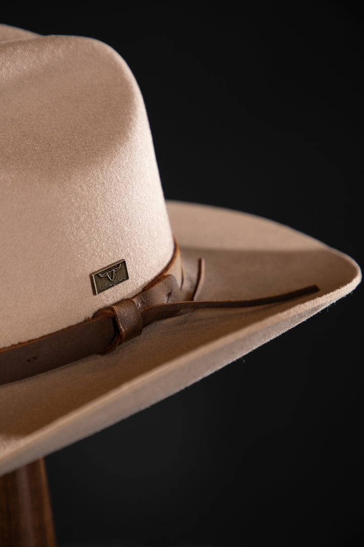 Flinders Cattleman Western Cowboy Hat - Deluxe, high quality hats for men and women. Our collection of hats including wool felt top hats, fedoras, bowlers, caps, fedoras, trilbys, cloches and more are a wonderful addition to a 1920s Gangster or Gatsby costume, or the perfect fashion accessory. Shop online, or visit our Mornington hat store to see all that we have to offer.