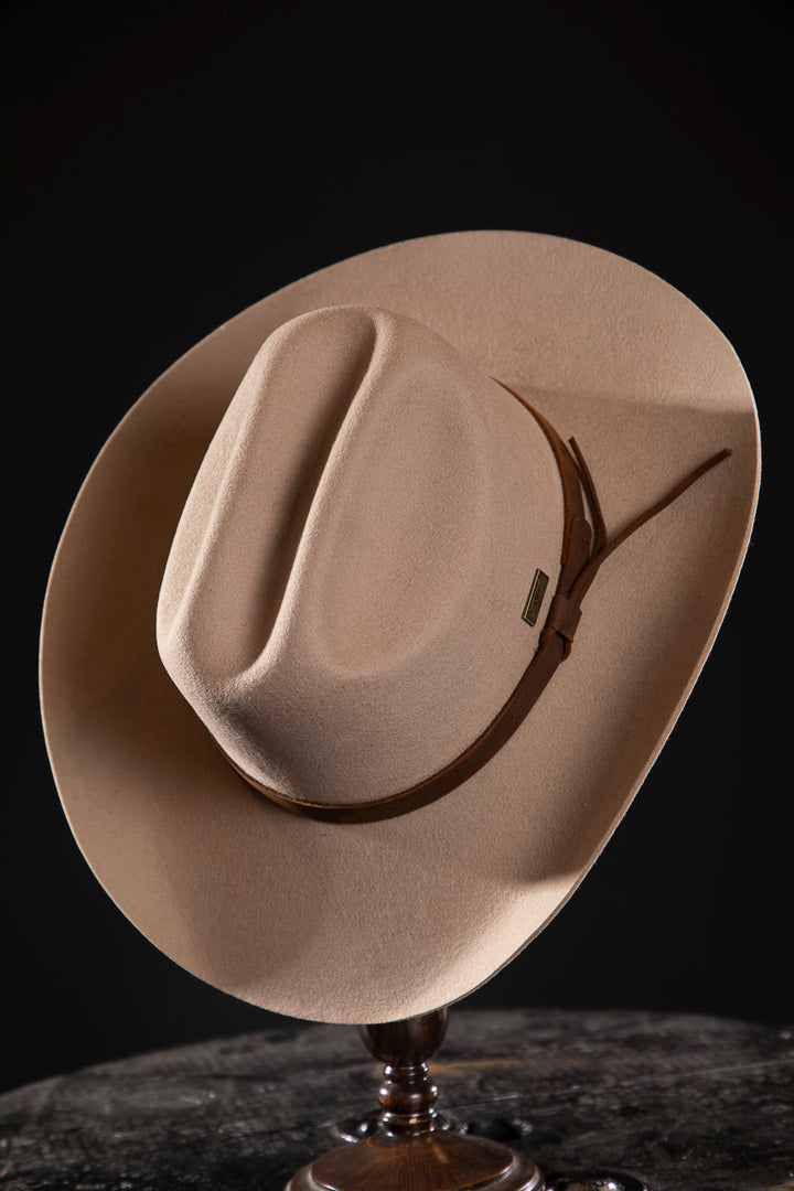 Flinders Cattleman Western Cowboy Hat - Deluxe, high quality hats for men and women. Our collection of hats including wool felt top hats, fedoras, bowlers, caps, fedoras, trilbys, cloches and more are a wonderful addition to a 1920s Gangster or Gatsby costume, or the perfect fashion accessory. Shop online, or visit our Mornington hat store to see all that we have to offer.