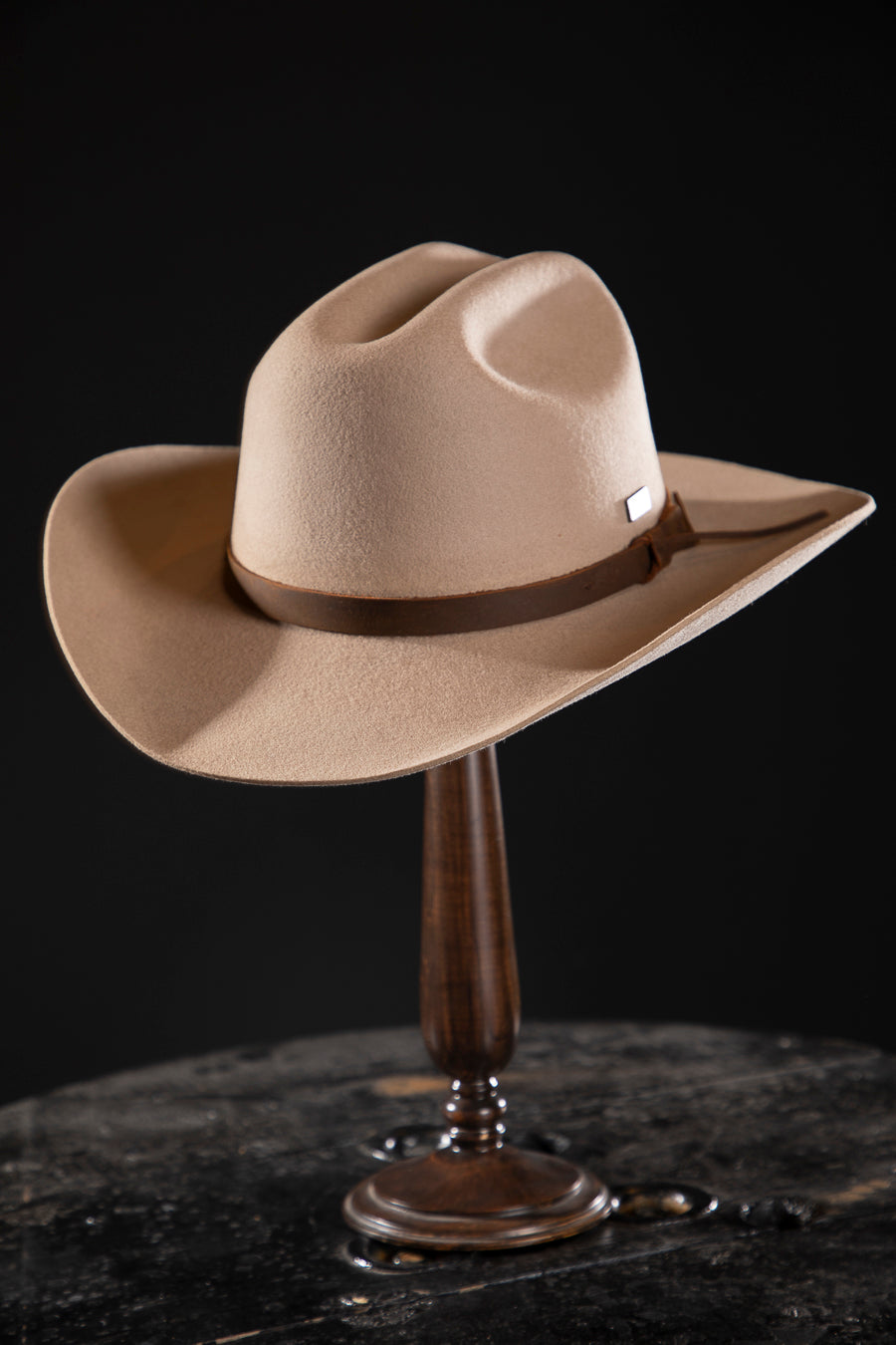 Flinders Cattleman Western Cowboy Hat - Deluxe, high quality hats for men and women. Our collection of hats including wool felt top hats, fedoras, bowlers, caps, fedoras, trilbys, cloches and more are a wonderful addition to a 1920s Gangster or Gatsby costume, or the perfect fashion accessory. Shop online, or visit our Mornington hat store to see all that we have to offer.