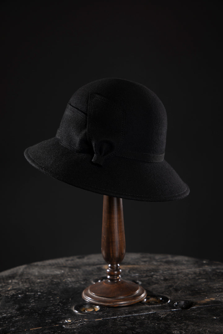 Wool Bell 1920s Cloche - Deluxe, high-quality hats for men and women. Our collection of hats including wool felt top hats, fedoras, bowlers, caps, fedoras, trilbys, cloches and more are a wonderful addition to a 1920s Gangster or Gatsby costume, or the perfect fashion accessory. Shop online, or visit our Mornington hat store to see all that we have to offer.